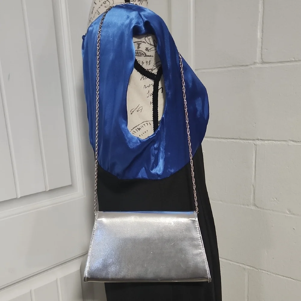 Vintage Silver Metallic Envelope Style 80s Shoulder Bag With Chain Strap